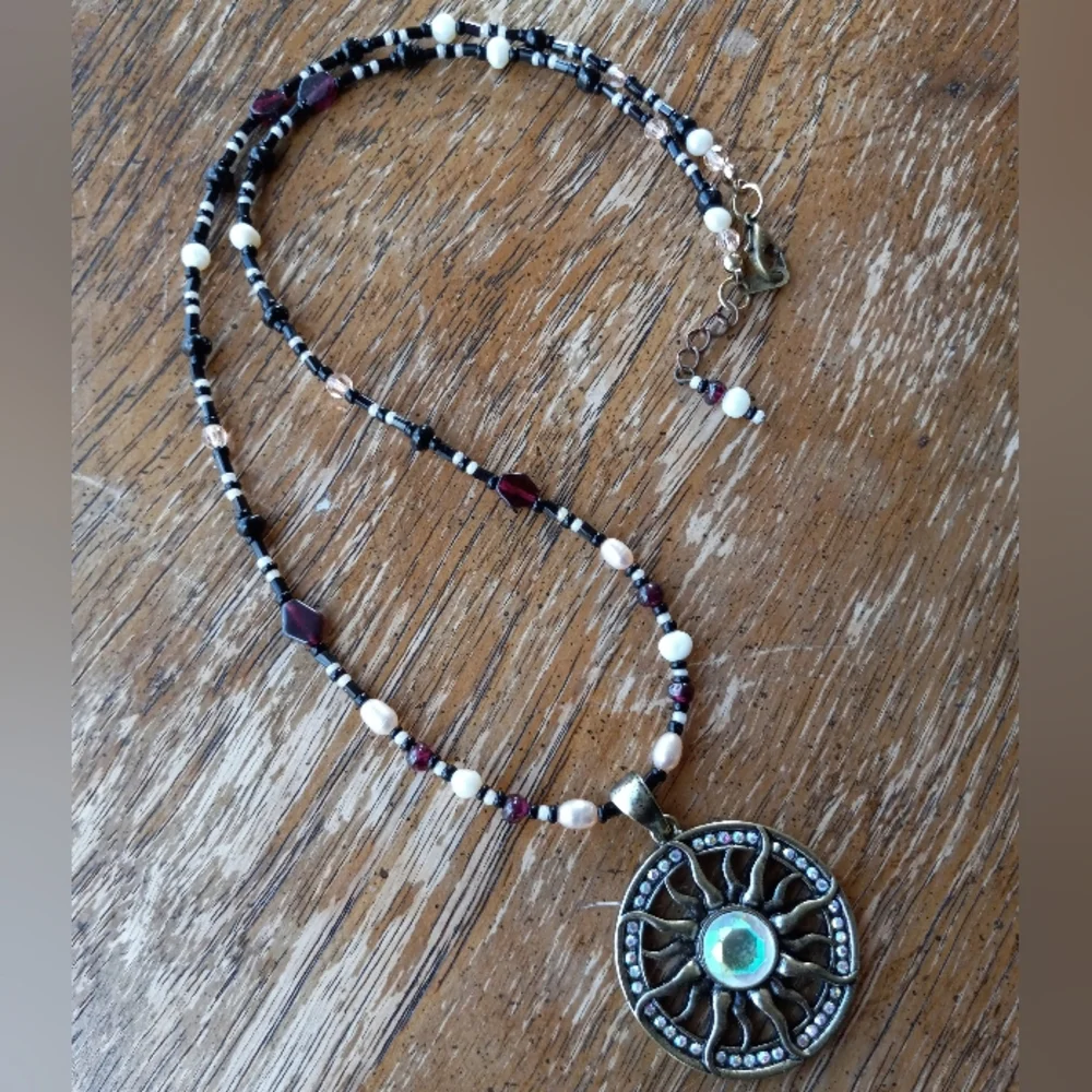 Handmade Crystal Beaded Necklace!!! - Picture 3 of 9